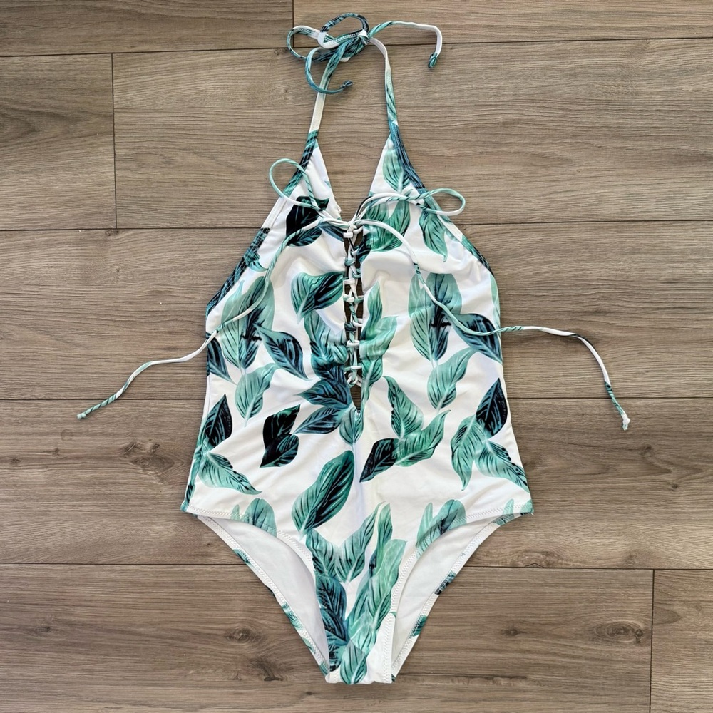 Cupshe Green and White Tropical Leaf One Piece Swimsuit